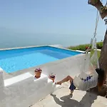 Διαμέρισμα Antorina Beachfront With Private Pools *