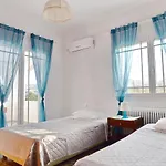 Antorina Beachfront With Private Pools Διαμέρισμα