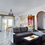 Antorina Beachfront With Private Pools * Kamari (Corinthia)