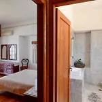 Antorina Beachfront With Private Pools Διαμέρισμα