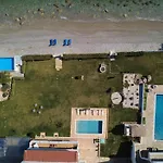 Antorina Beachfront With Private Pools Διαμέρισμα *