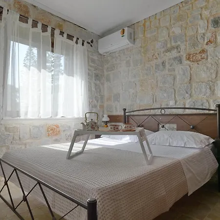 Antorina Beachfront With Private Pools Kamari (Corinthia)