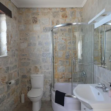 Antorina Beachfront With Private Pools Daire