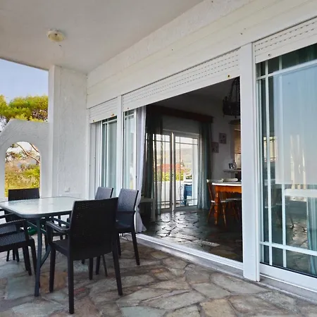 Antorina Beachfront With Private Pools *