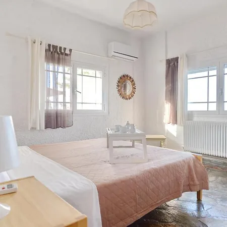 Antorina Beachfront With Private Pools Daire *