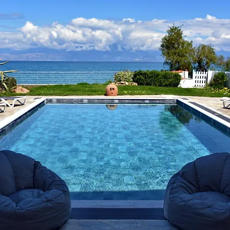 아파트 Antorina Beachfront With Private Pools Kamari (Corinthia)