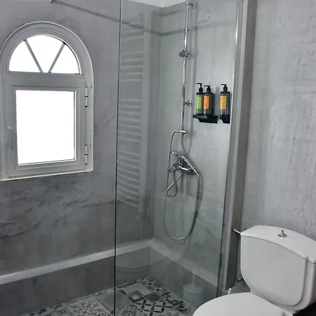 Daire Antorina Beachfront With Private Pools *