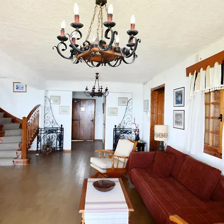 Antorina Beachfront With Private Pools Daire