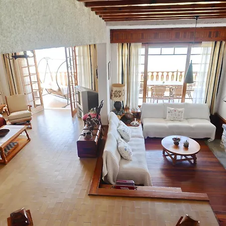 Daire Antorina Beachfront With Private Pools