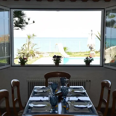 Antorina Beachfront With Private Pools * Kamari (Corinthia)