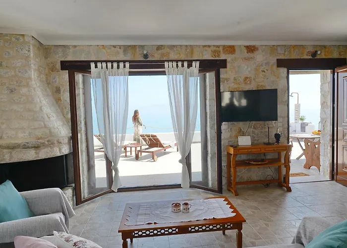 Antorina Beachfront With Private Pools Apartmán