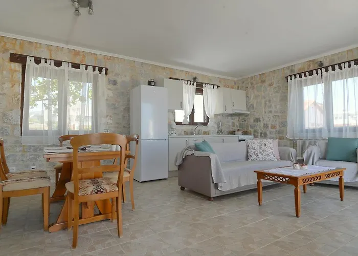 Antorina Beachfront With Private Pools * Kamari (Corinthia)