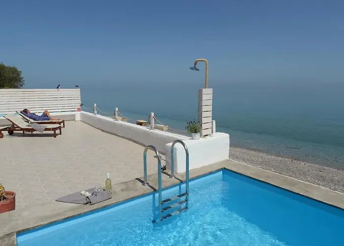 Antorina Beachfront With Private Pools * Kamari (Corinthia)