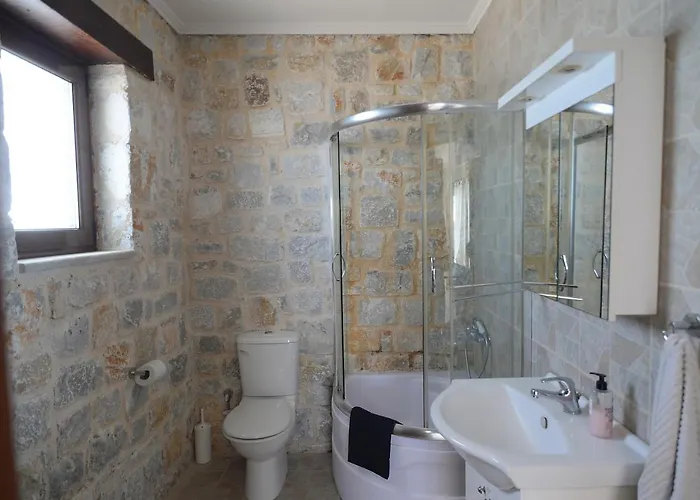 Antorina Beachfront With Private Pools Apartmán