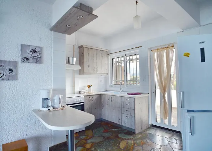 Antorina Beachfront With Private Pools Kamari (Corinthia)