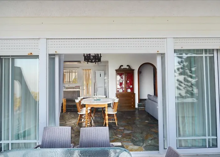 شقة Antorina Beachfront With Private Pools Kamari (Corinthia)