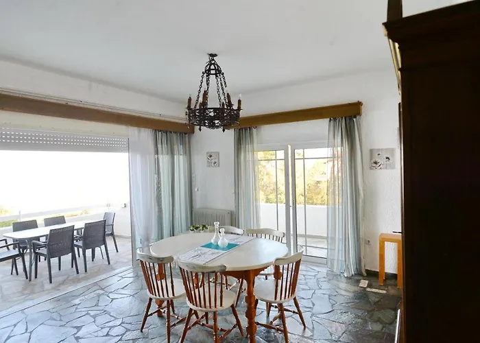 Antorina Beachfront With Private Pools * Kamari (Corinthia)