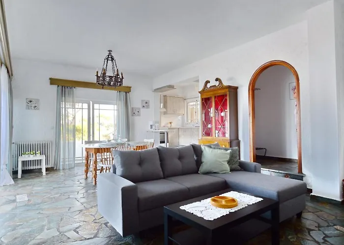 Antorina Beachfront With Private Pools * Kamari (Corinthia)