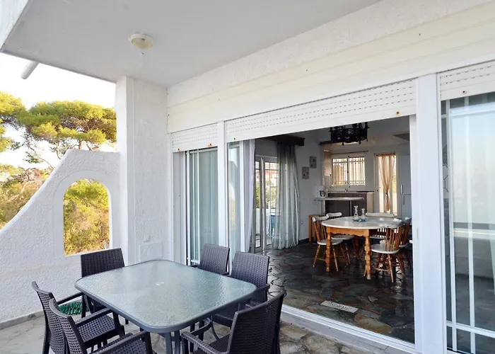 Antorina Beachfront With Private Pools