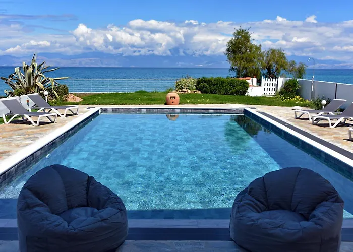 شقة Antorina Beachfront With Private Pools Kamari (Corinthia)