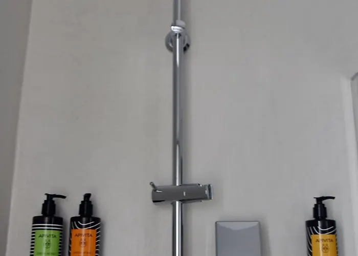 شقة Antorina Beachfront With Private Pools