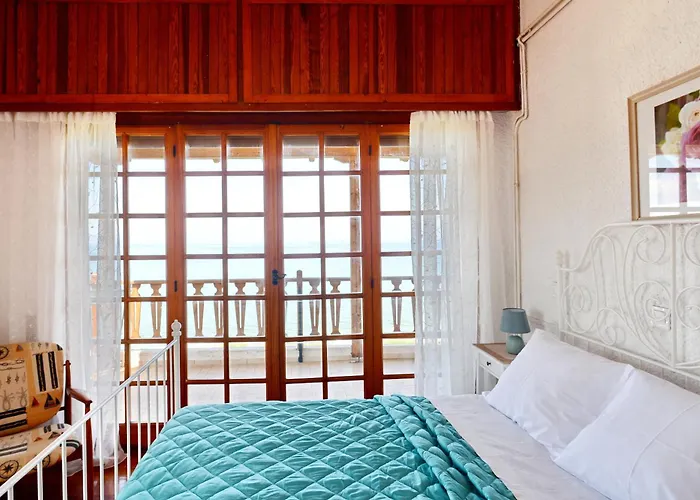 Antorina Beachfront With Private Pools * Kamari (Corinthia)