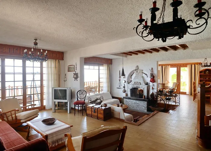 Antorina Beachfront With Private Pools Apartmán *