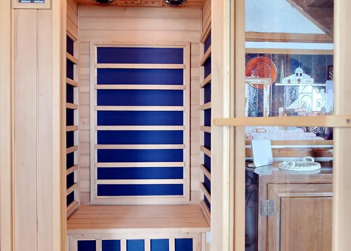 شقة Antorina Beachfront With Private Pools *