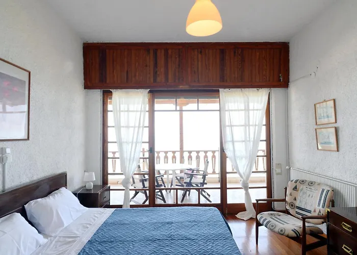 Antorina Beachfront With Private Pools Kamari (Corinthia)