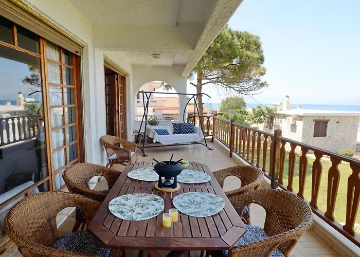 Antorina Beachfront With Private Pools Apartmán