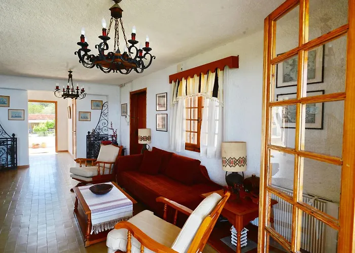 شقة Antorina Beachfront With Private Pools