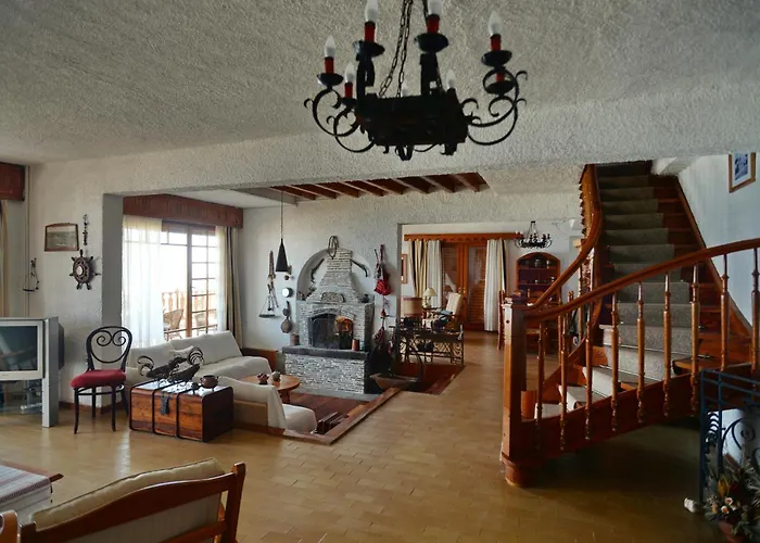 Antorina Beachfront With Private Pools Apartmán *