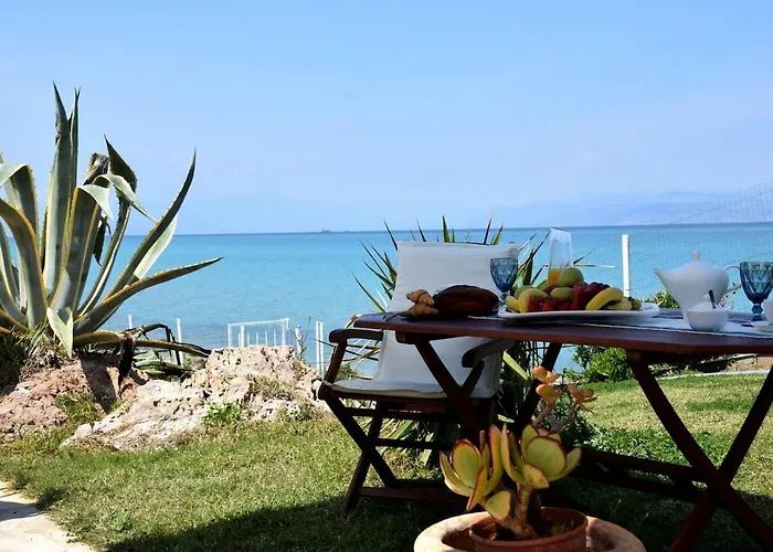 Antorina Beachfront With Private Pools شقة