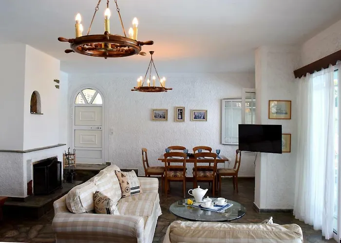 Antorina Beachfront With Private Pools *