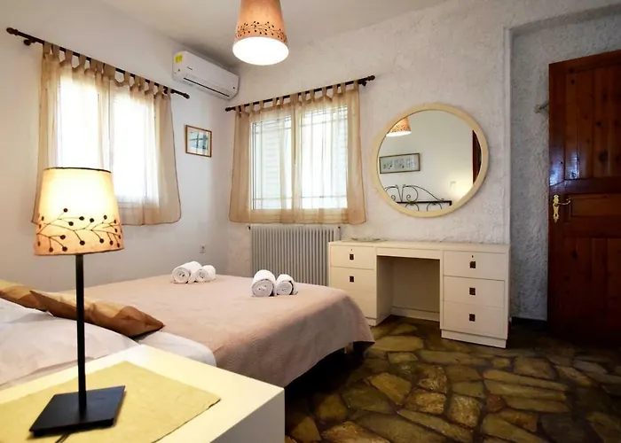 Antorina Beachfront With Private Pools * Kamari (Corinthia)