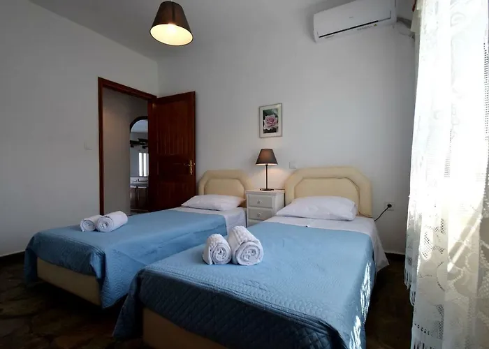 Antorina Beachfront With Private Pools Kamari (Corinthia)