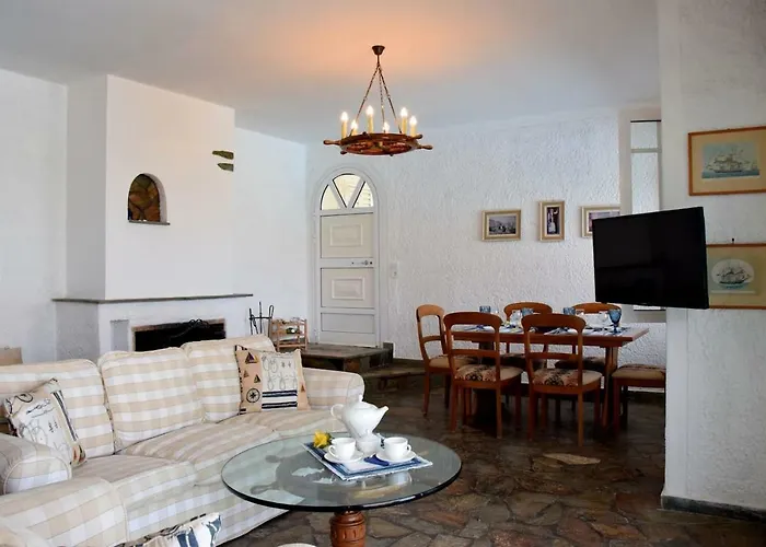 Antorina Beachfront With Private Pools Kamari (Corinthia)